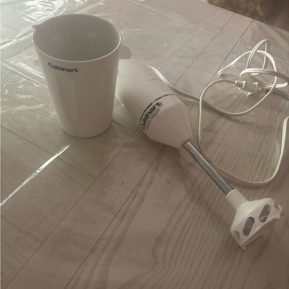 Cuisinart White Hand Blender with Cup